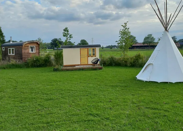 Pipowagen Mamaloe Luxury tent Vierakker